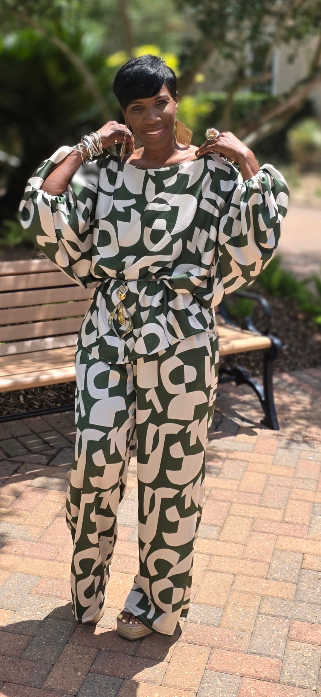 GREEN AND CREAM SATIN PANTSUIT WITH PUFF SLEEVE