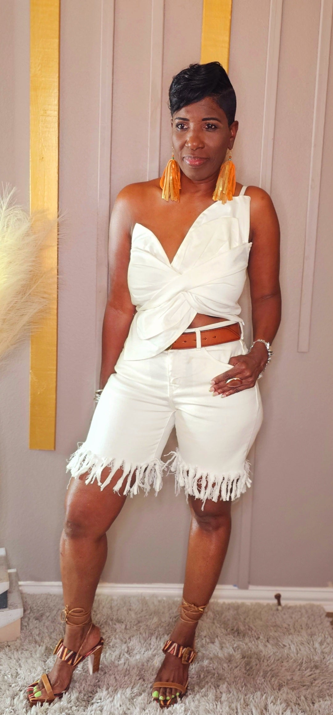 ONE-ShOULDER KNOTTED TWIST CROP TOP /WHITE BLOUSE