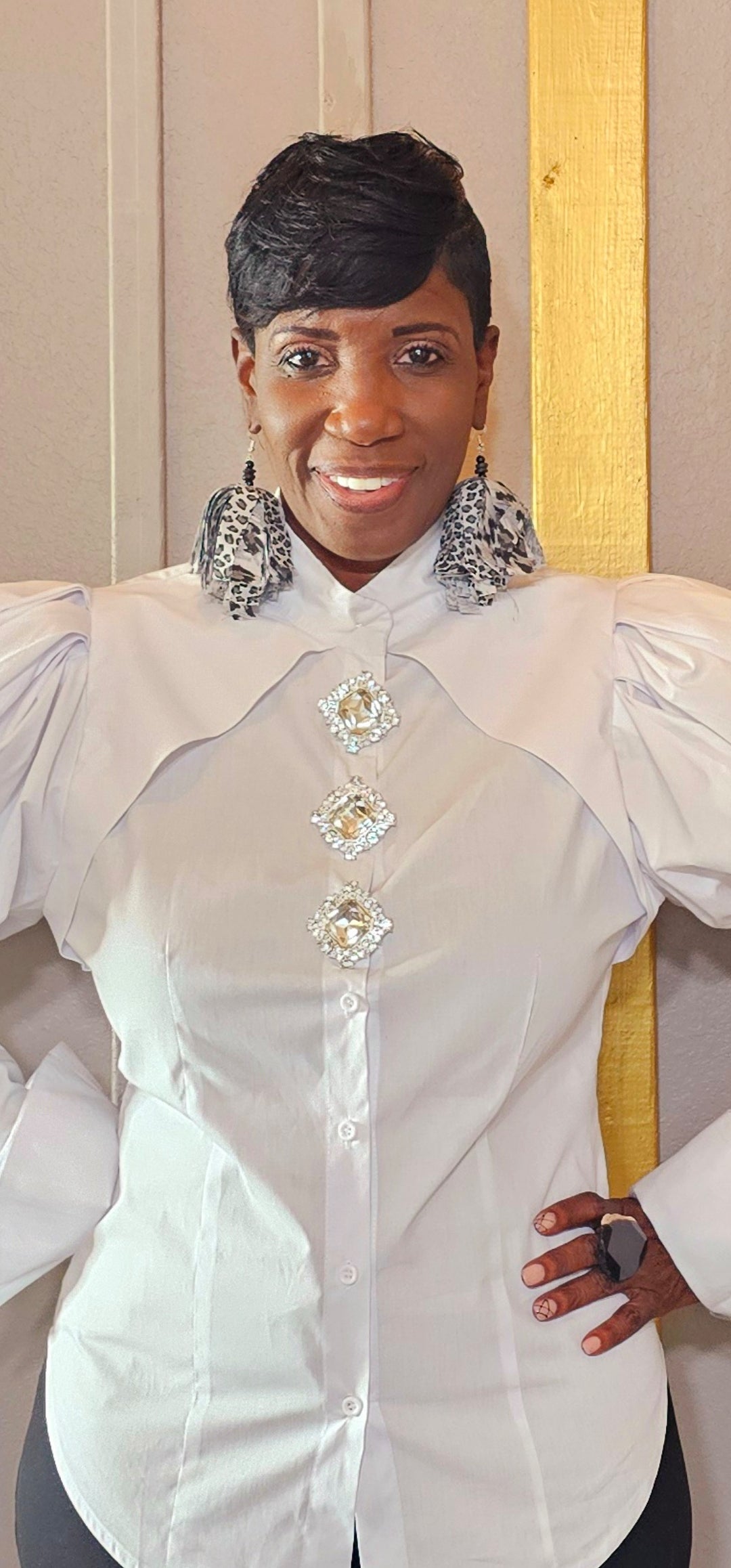 FANCY WHITE BLOUSE WITH FRENCH CUFF