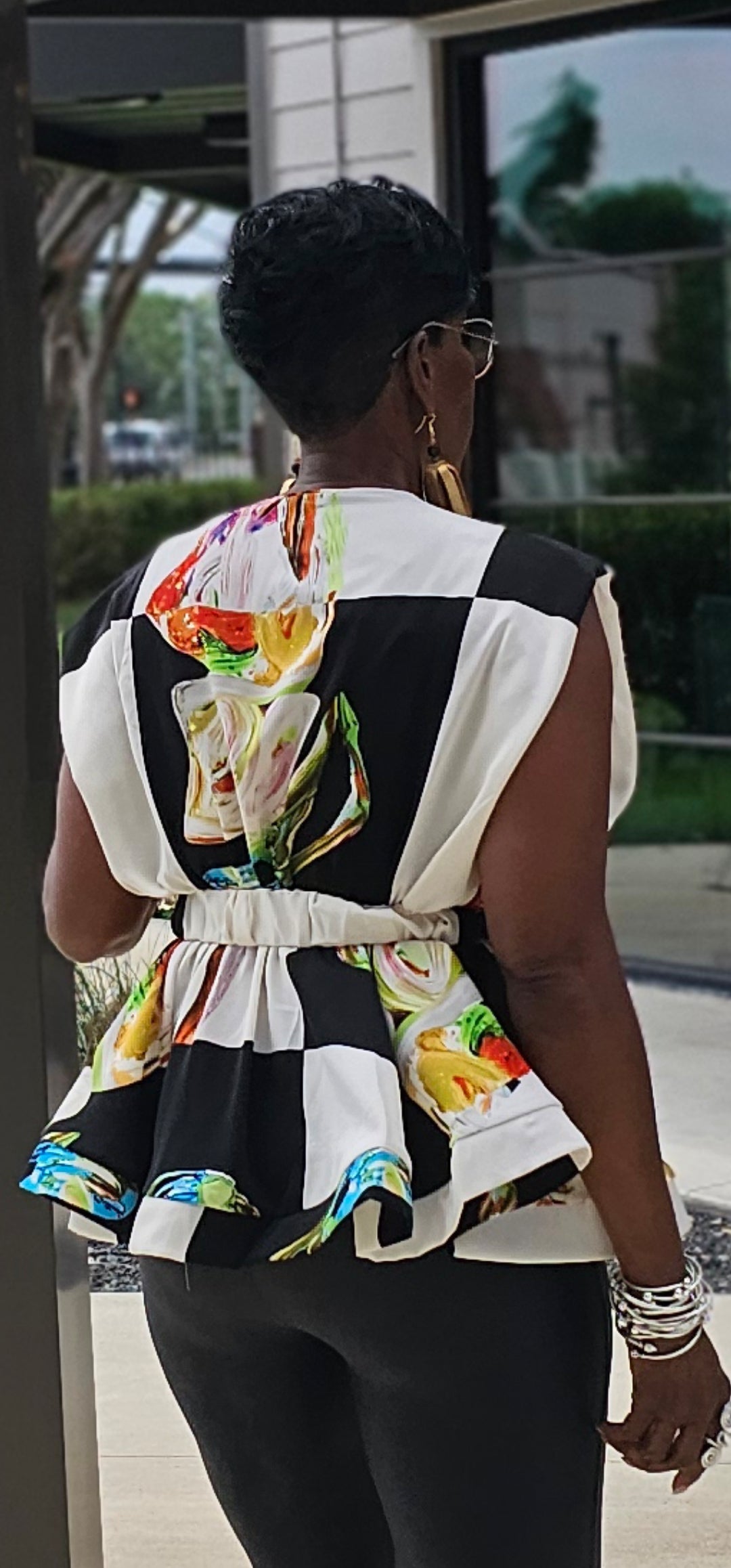 FLOWY MULTI-COLOR BLOUSE WITH BELT