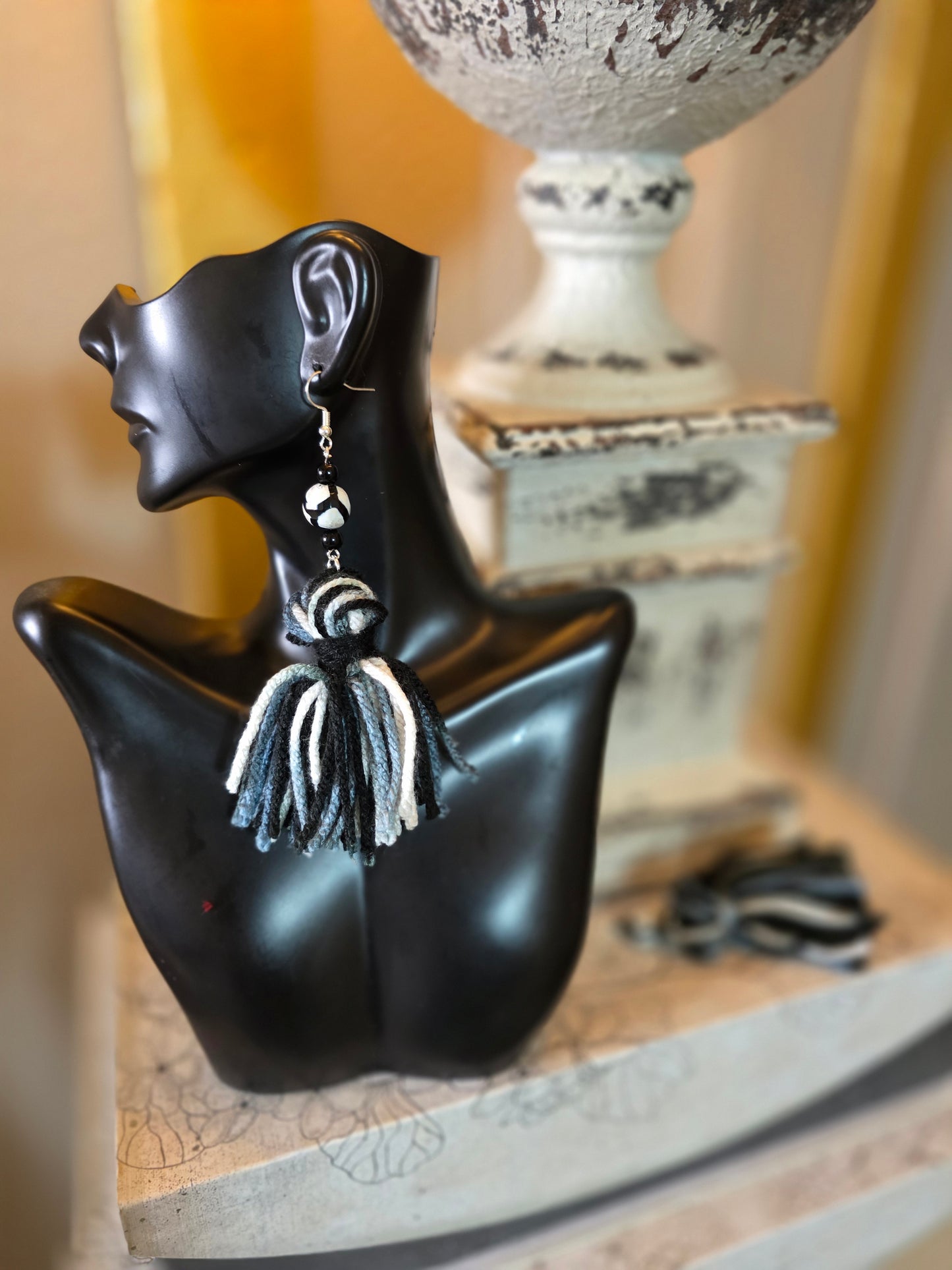 BLACK AND WHITE YARN EARRING