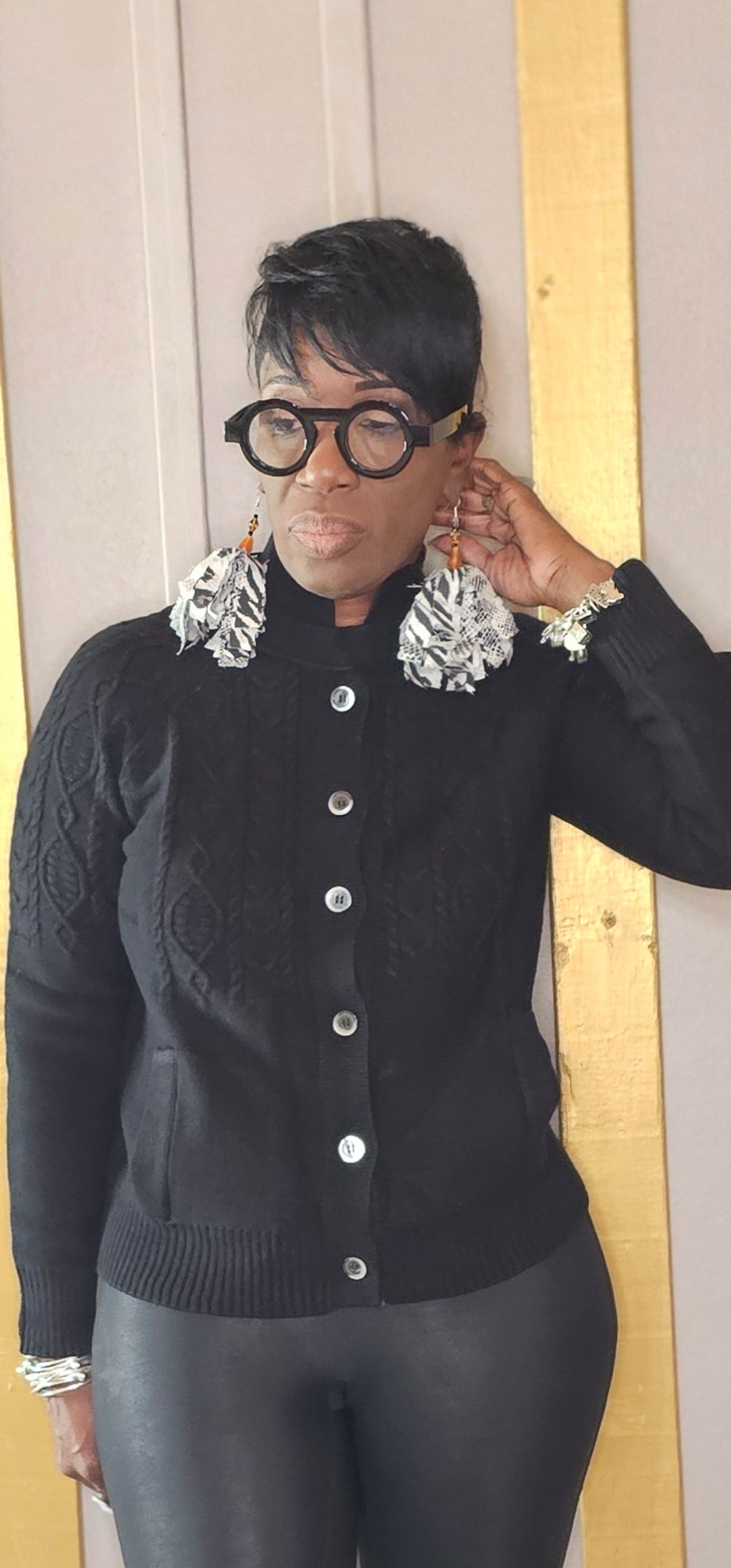 BLACK BUTTON SWEATER BLOUSE WITH POCKET