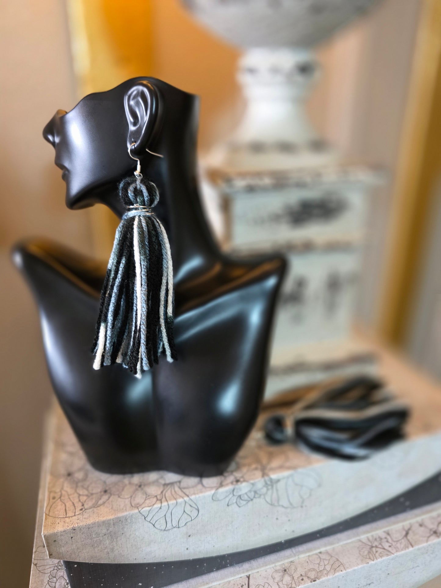 BLACK AND WHITE YARN EARRING