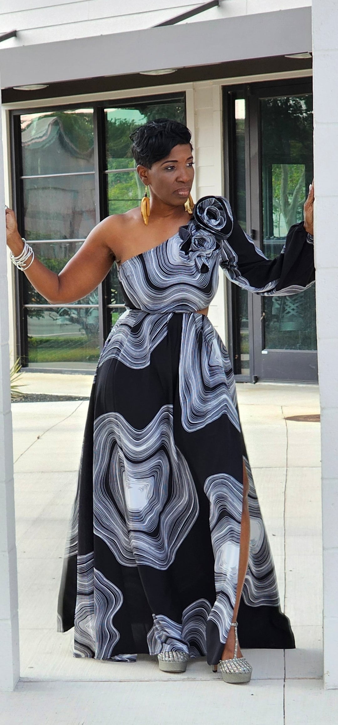 ONE SHOULDER CORSAGE MAXI DRESS