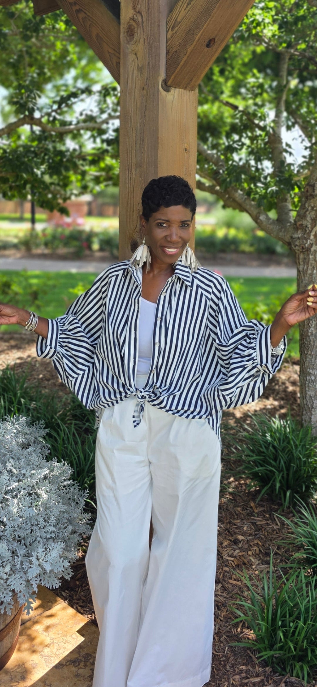 FLOWY BLUE AND WHITE BLOUSE