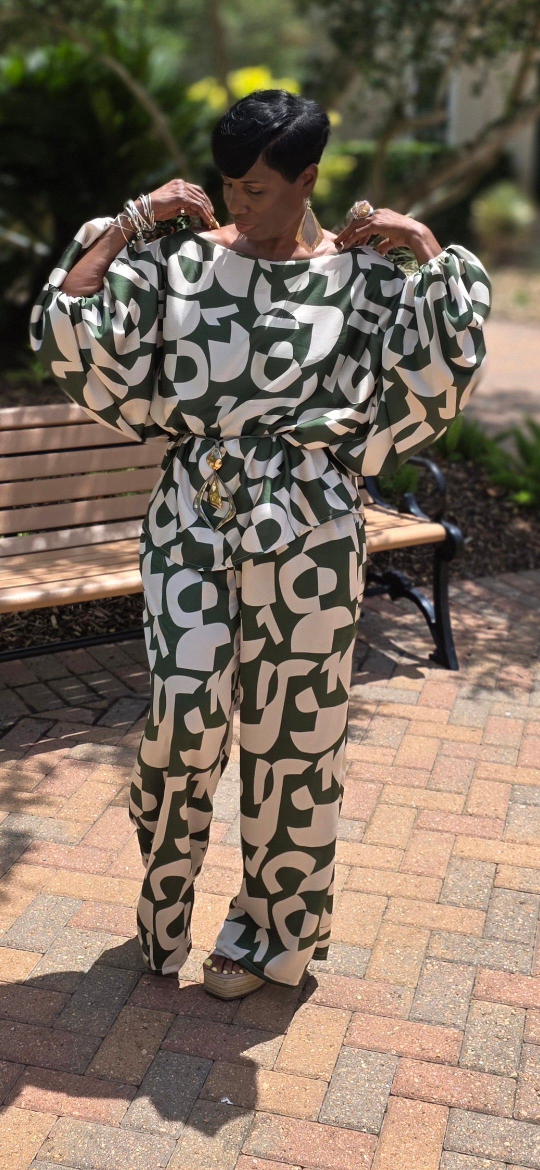 GREEN AND CREAM SATIN PANTSUIT WITH PUFF SLEEVE