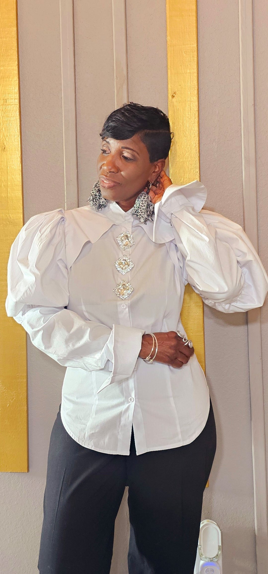 FANCY WHITE BLOUSE WITH FRENCH CUFF